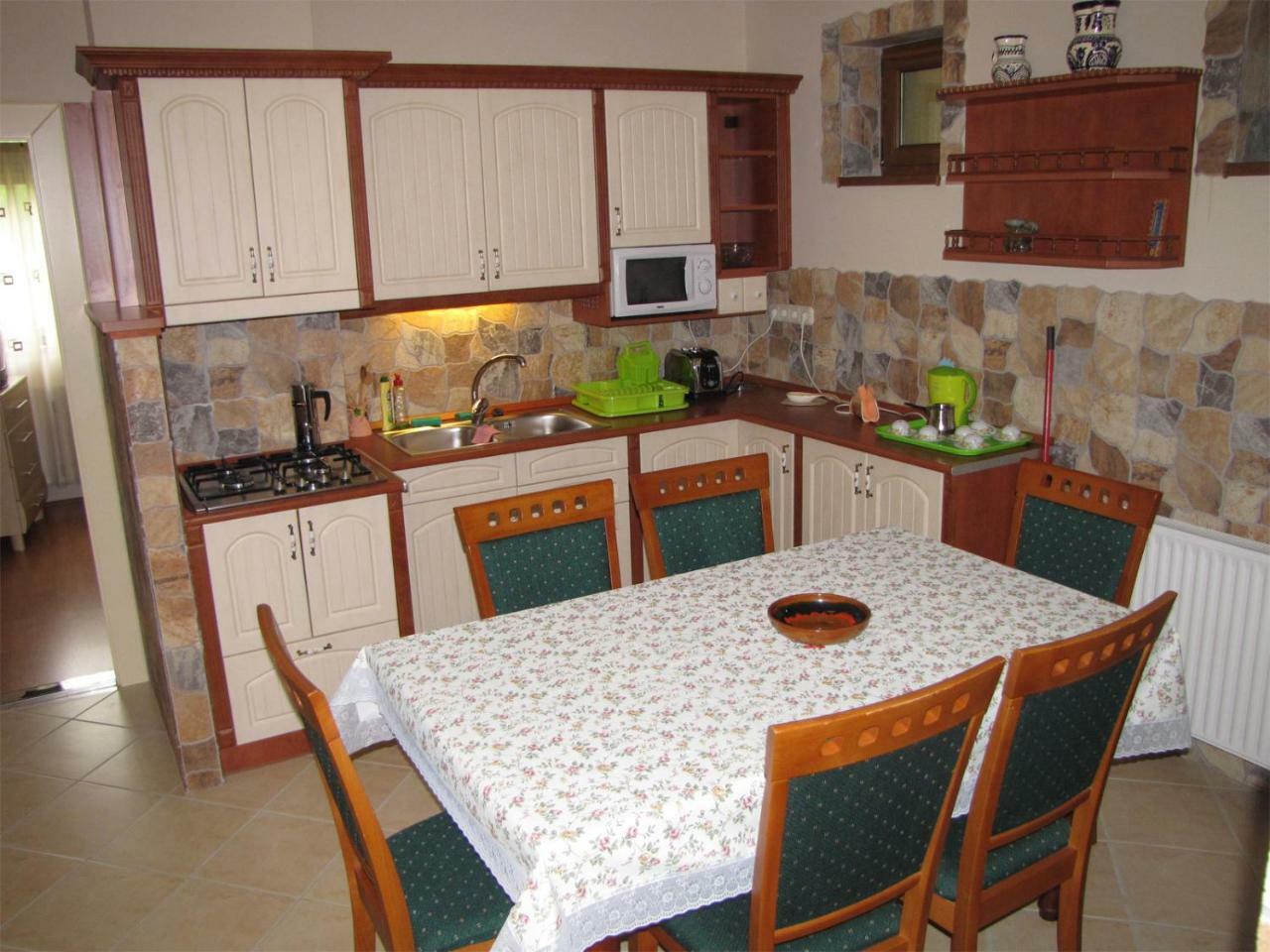 Szegfu Apartman Villa Hajdúszoboszló Buitenkant foto