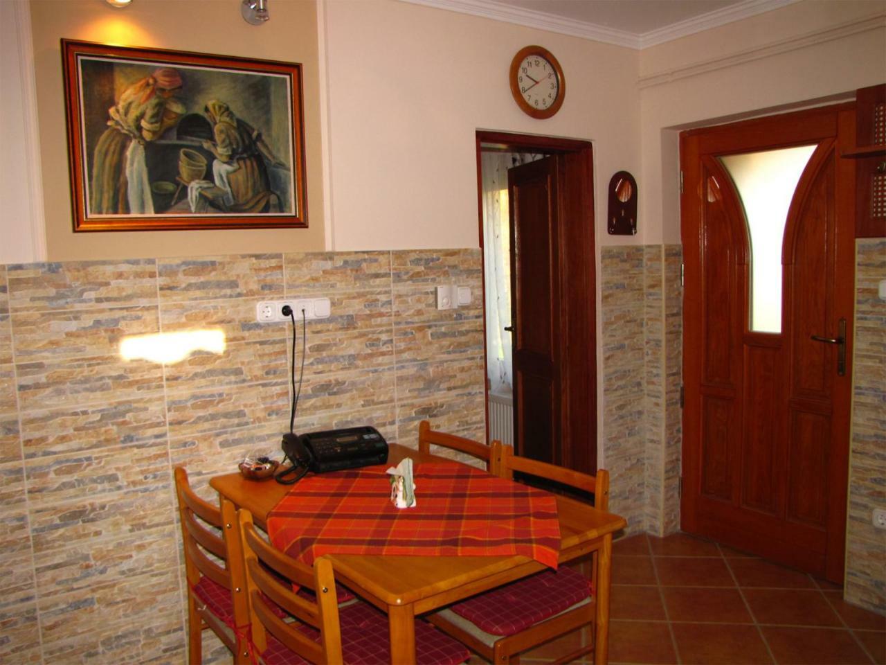 Szegfu Apartman Villa Hajdúszoboszló Buitenkant foto