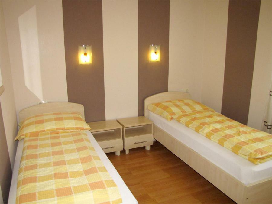 Szegfu Apartman Villa Hajdúszoboszló Buitenkant foto