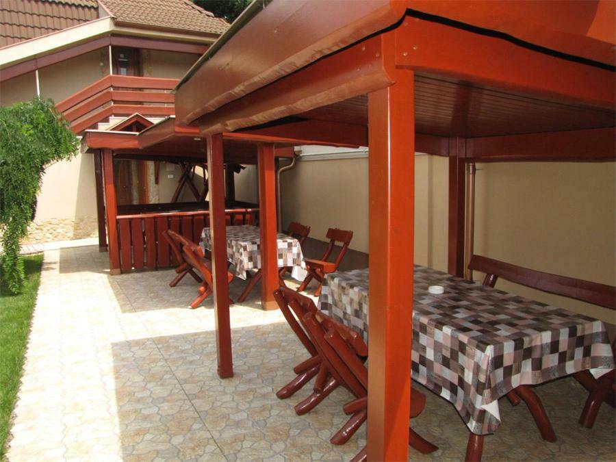 Szegfu Apartman Villa Hajdúszoboszló Buitenkant foto